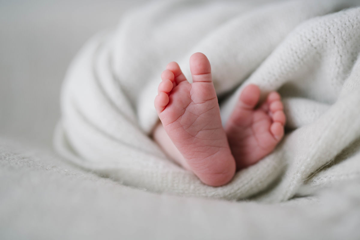 newborn baby boy studio photography yasmin anne basingstoke farnborough hampshire berkshire surrey photographer natural light