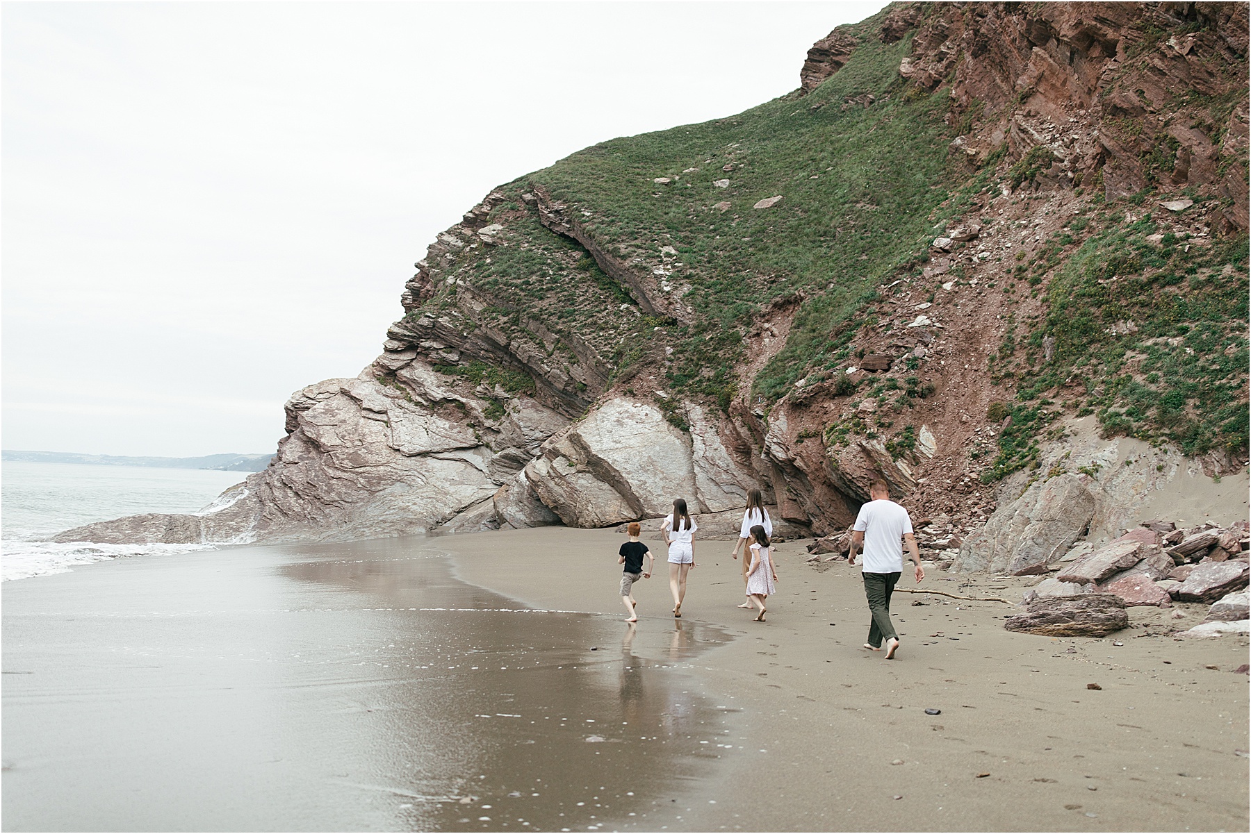 CORNWALL BEACH FAMILY SHOOT