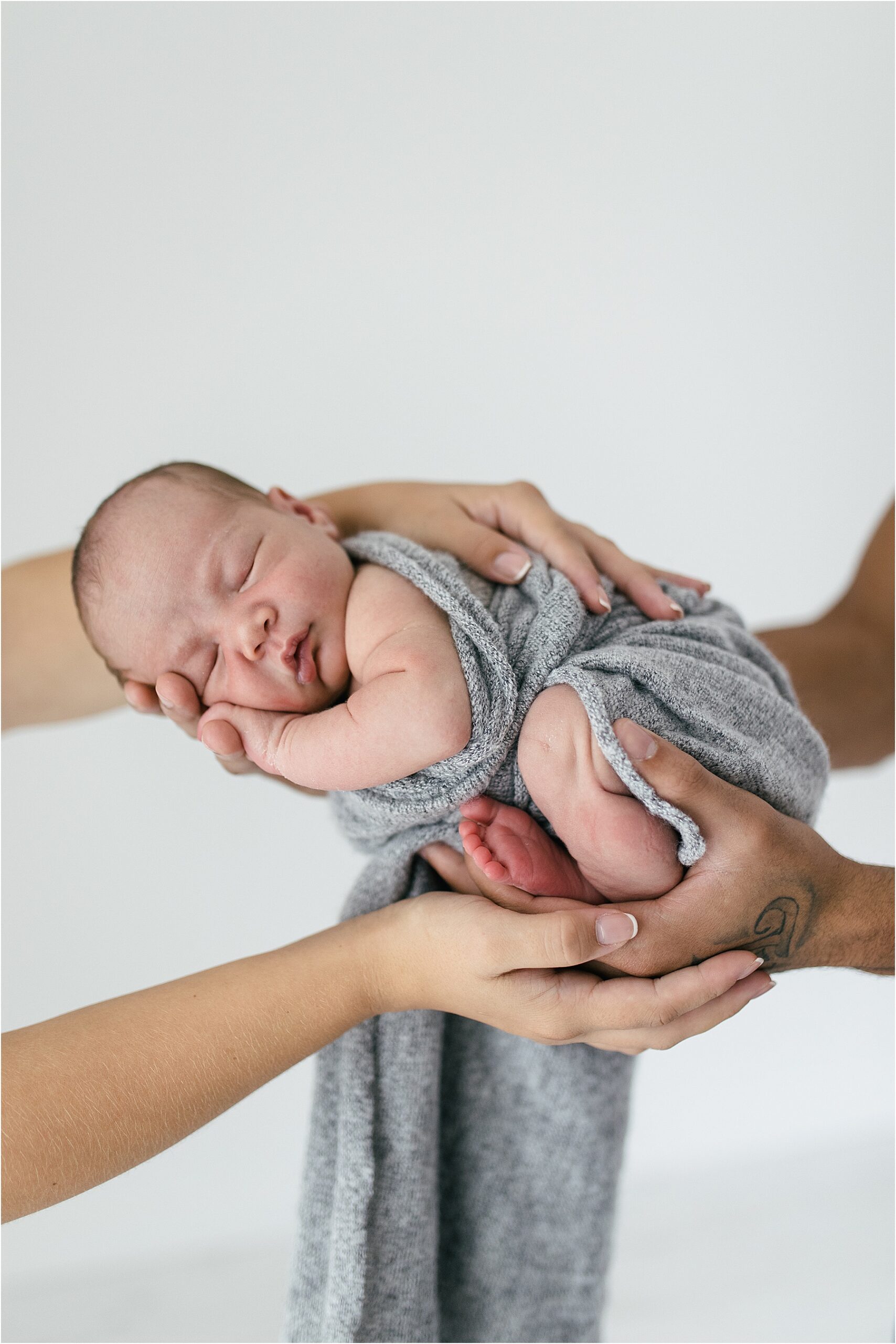 NEWBORN BABY PHOTOSHOOT