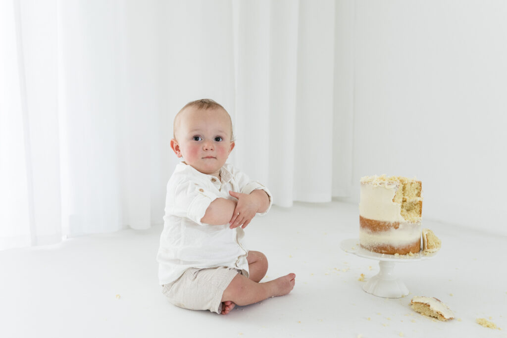 Cake smash photography Hampshire baby's first year 