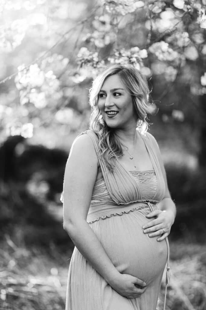 Maternity pregnancy photoshoot outdoors 