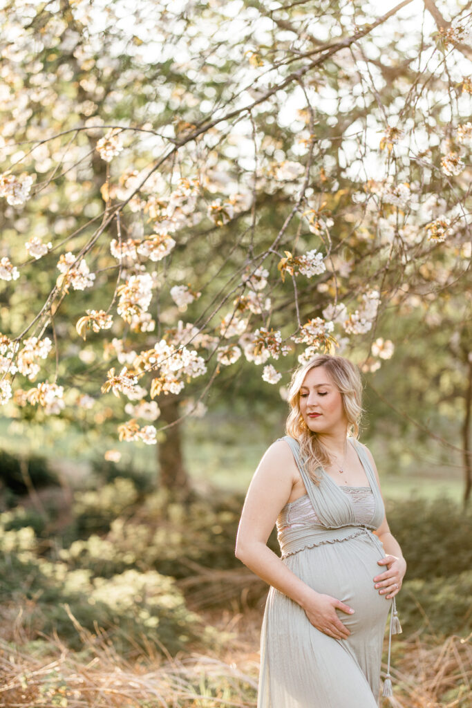 Spring maternity photoshoot 