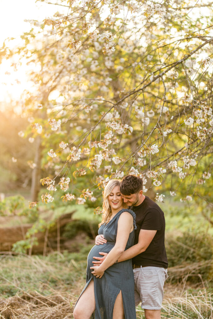 Couples maternity photoshoot at sunset 