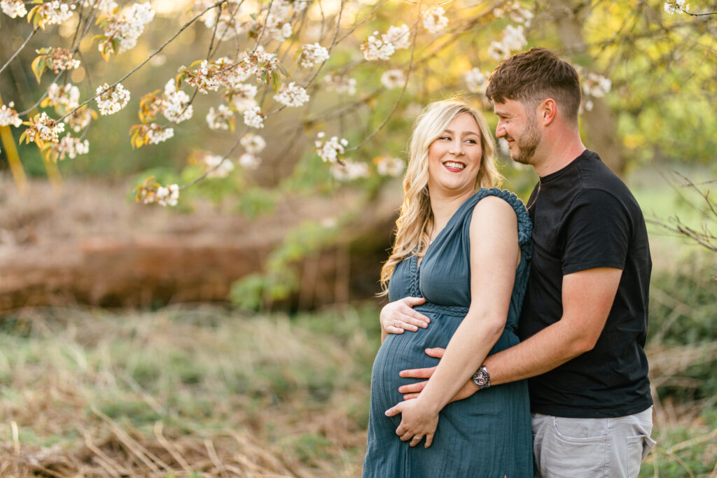 Maternity photoshoot with partner