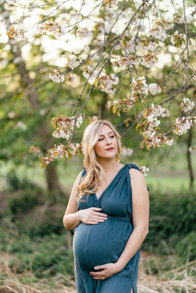 Natural and laid back maternity photography 