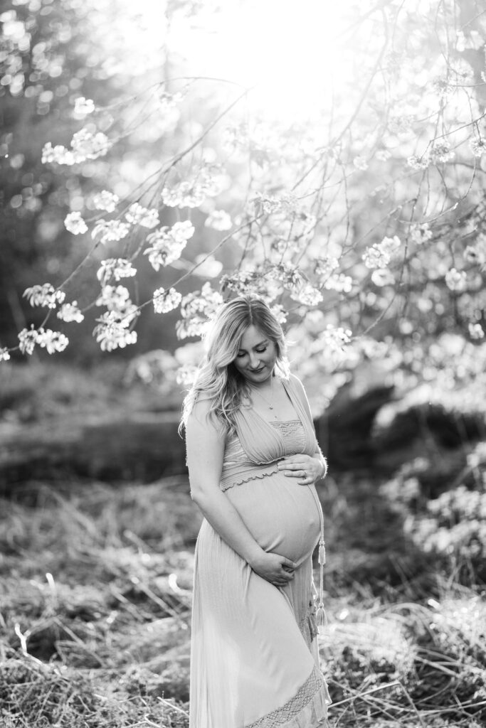 Black and white outdoor maternity shoot 