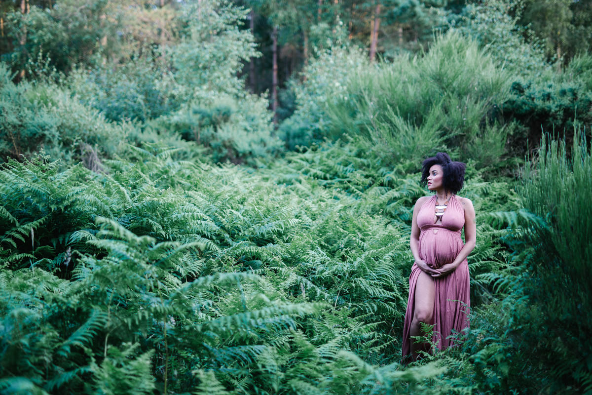 maternity pregnancy shoot in ferns outdoor natrual rustic ethnic afro hair Maternity pregnancy bump image natural white studio eversley hampshire. berkshire and surrey yasmin ann